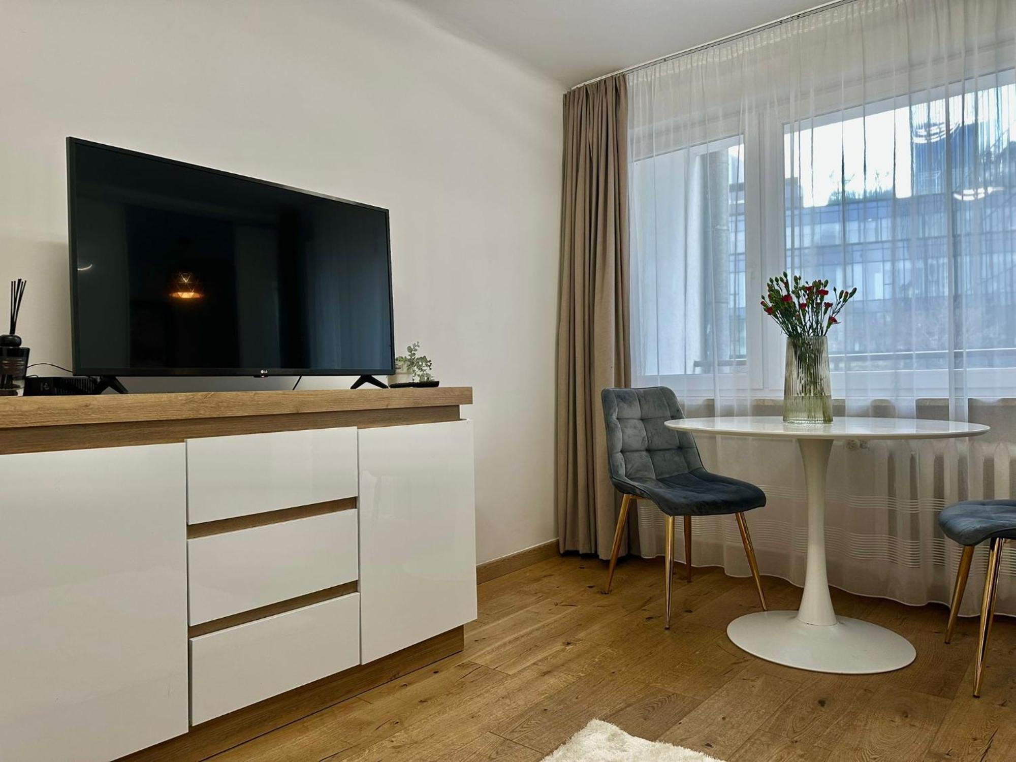 Chmielna 106 - Free Parking - Duzy Balkon Apartment Warsawa Bagian luar foto