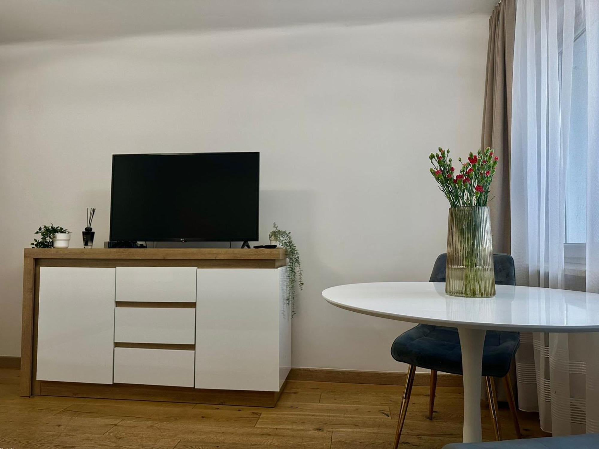 Chmielna 106 - Free Parking - Duzy Balkon Apartment Warsawa Bagian luar foto